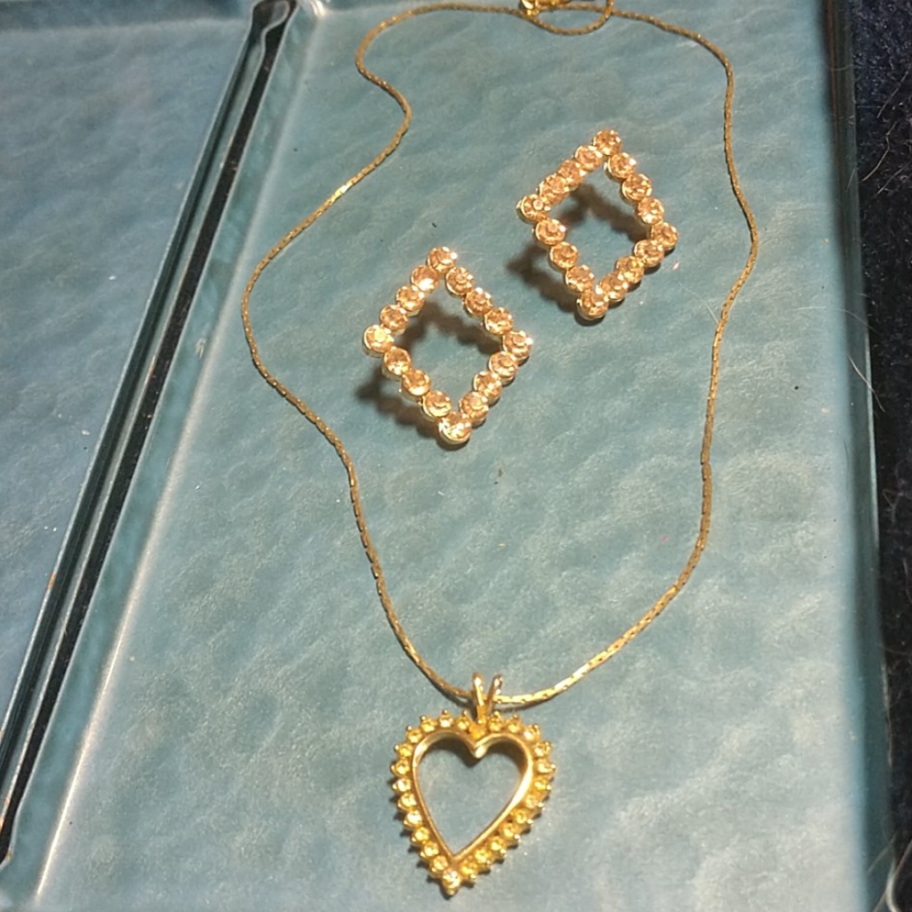 Vtg. Heart Necklace & Earring Set
